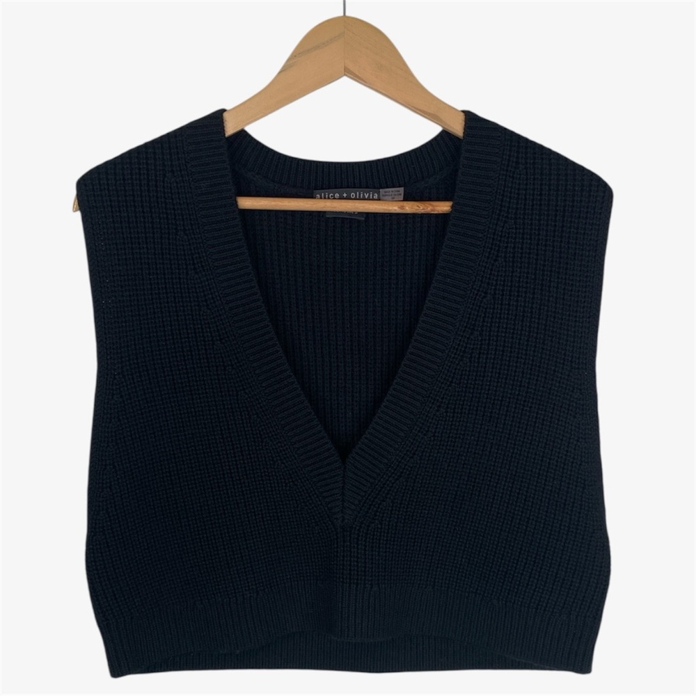 Alice + Olivia 'orly' sweater vest size: small